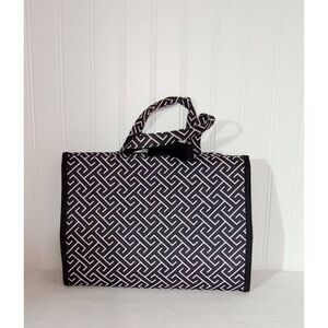 Main Street connection, Trifold cosmetic travel bag with hanging hook